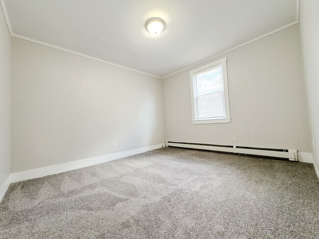 Building Photo - 85 Bridge St