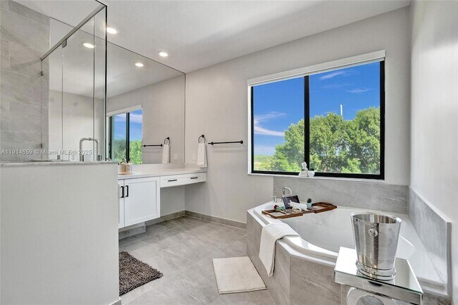 Building Photo - 10795 Oceano Wy