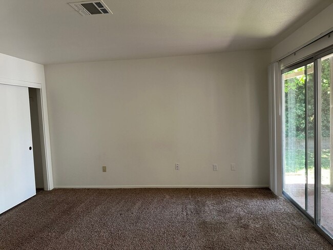Building Photo - Cute home in templeton school district