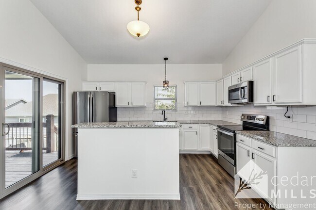 Building Photo - Stunning Townhome in East Wichita-This is a Must See!