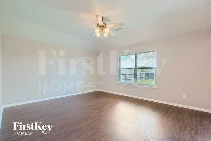 Building Photo - 1818 Willowbrook Dr