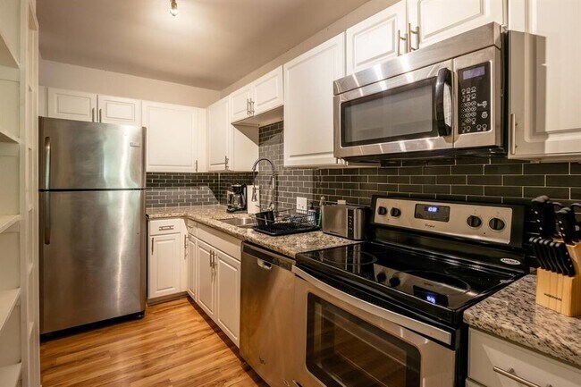 Building Photo - 2603 Parker Ln