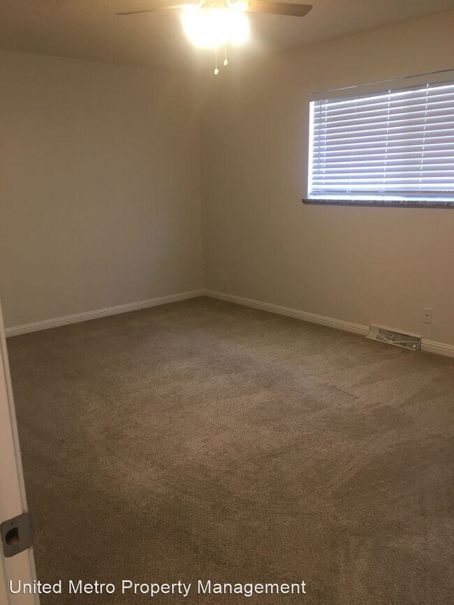 Building Photo - 3 br, 2.5 bath House - 557 Shalimar Drive