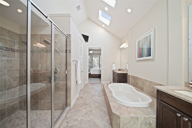 Building Photo - 9510 Spring Rose Dr