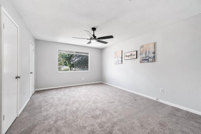 Building Photo - 9014 Landwood Dr