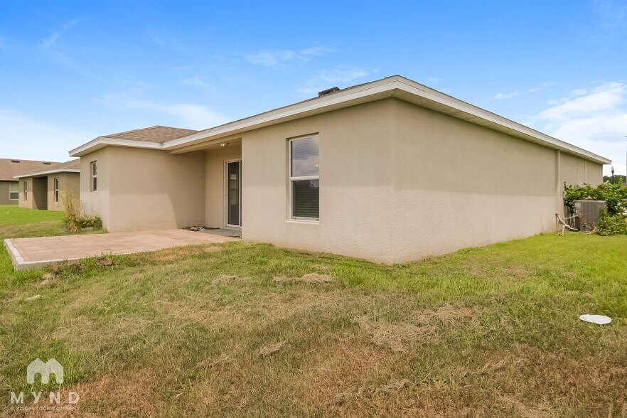 Building Photo - 6600 Wirevine Dr