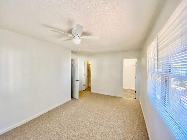 Building Photo - Centrally located home at Milepost 6