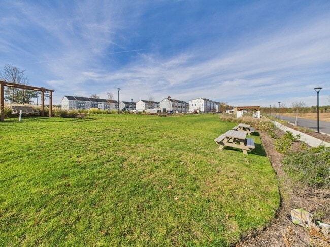 Building Photo - 2802 Calgary Ln