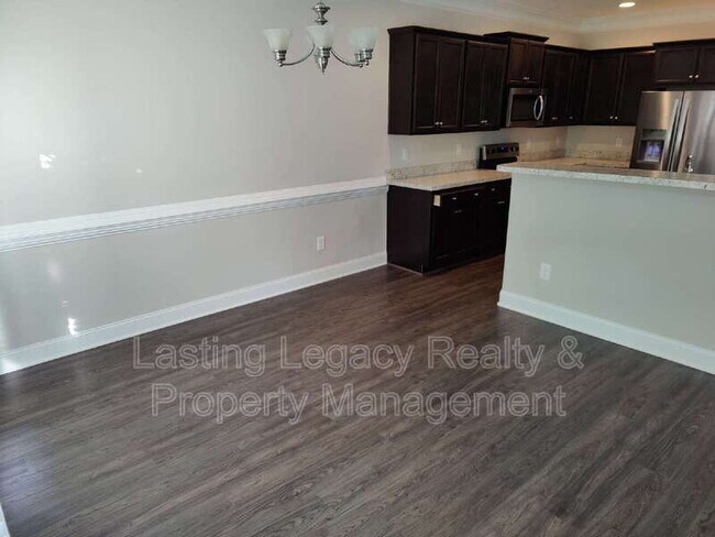 Building Photo - 847 Silver Leaf Dr