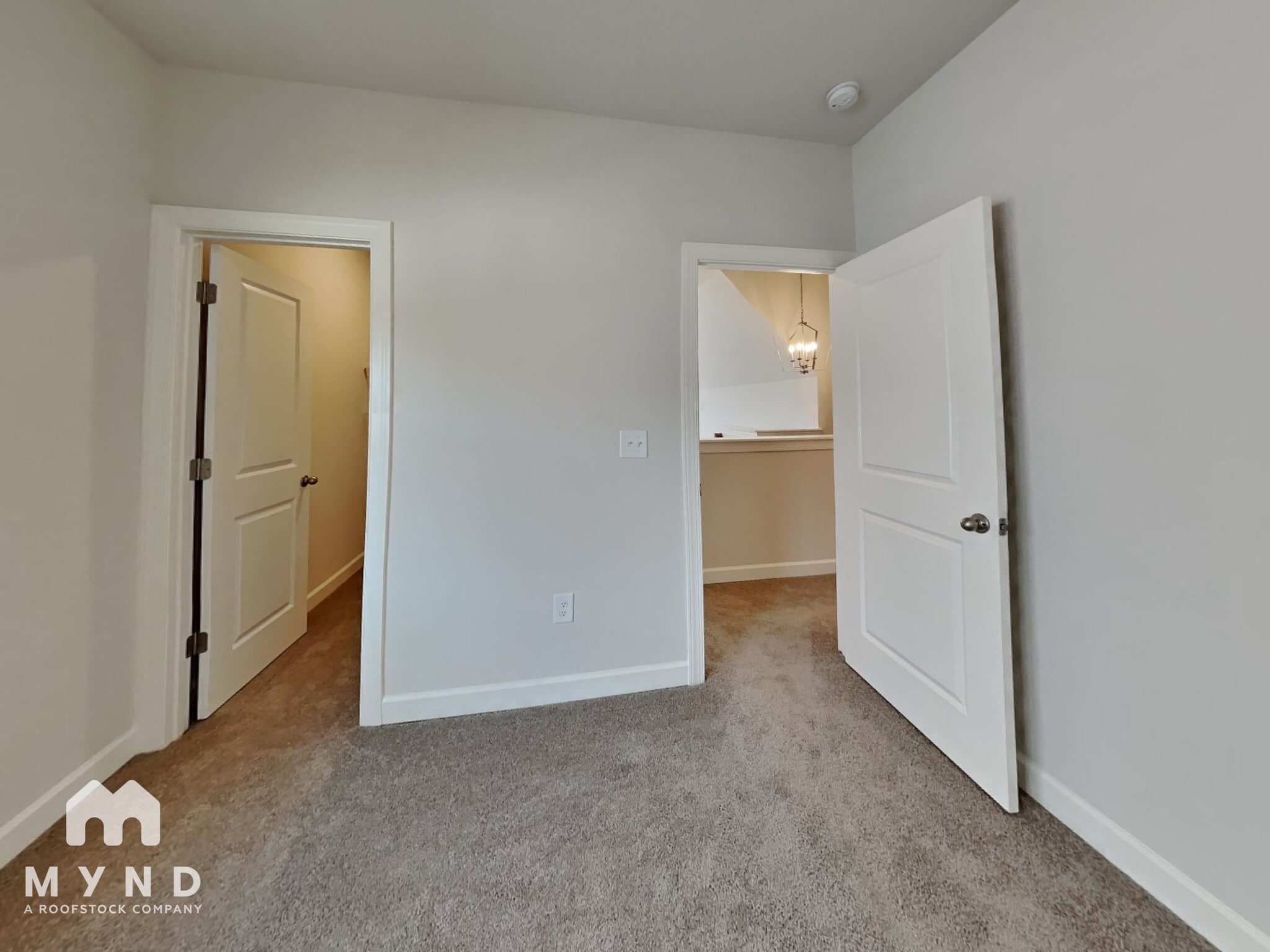 Building Photo - 279 Shadow Fls Dr