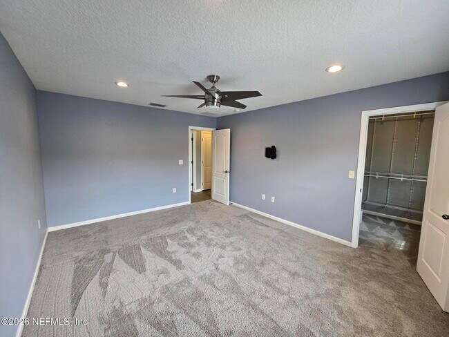 Building Photo - 180 Thornloe Dr
