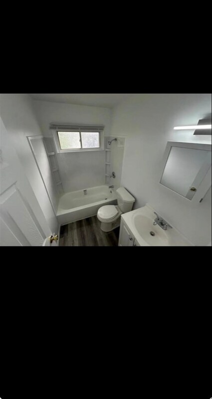 Building Photo - 4640 Edgewood St