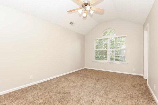 Building Photo - 3062 Ace Wintermeyer Dr