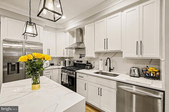 Building Photo - 443 S Robinson St