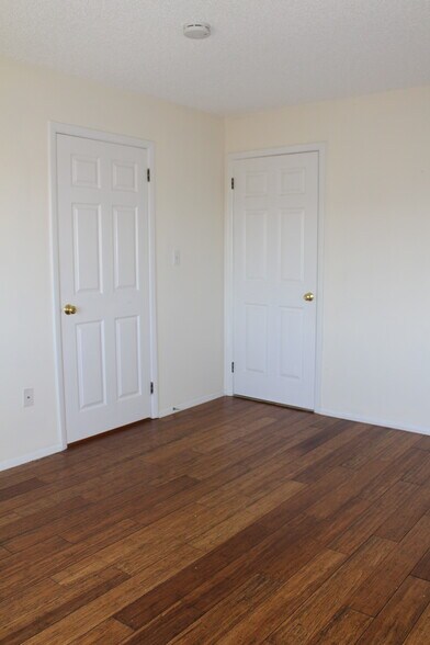 Building Photo - 812 Aspen Dr