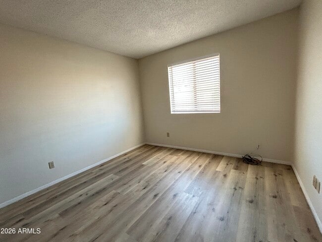 Building Photo - 3926 W Willow Ave