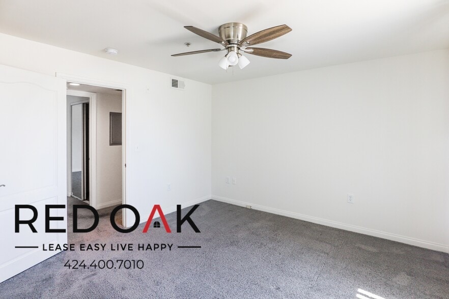 Building Photo - 319 S Westlake Ave