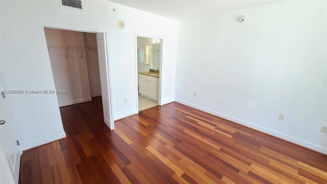 Building Photo - 1250 S Miami Ave