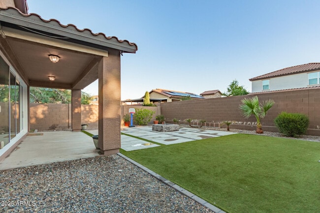 Building Photo - 743 E Constance Wy