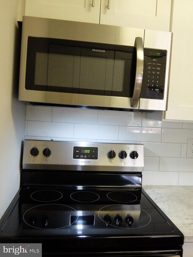 Building Photo - 5307 Ravens Crest Dr