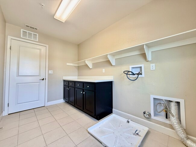 Building Photo - 7107 Oswego Ct