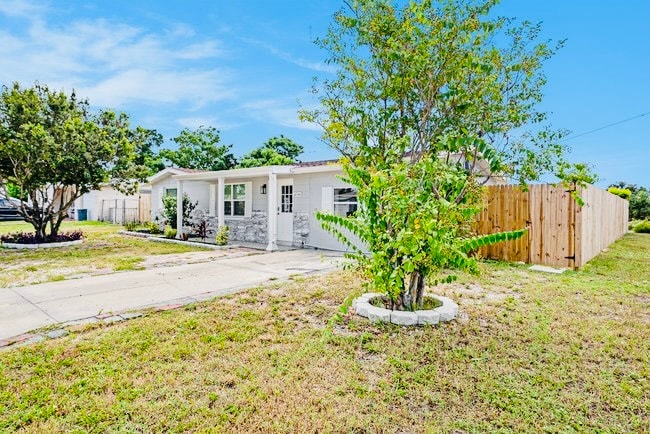 Building Photo - 4744 Guardian Ave