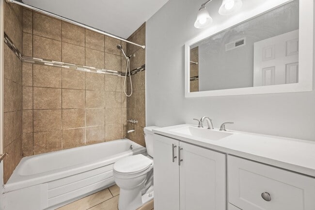 Building Photo - Move in Ready! Brick ranch home has 3 bedr...