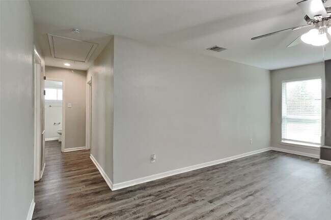 Building Photo - 29107 Sedgefield St