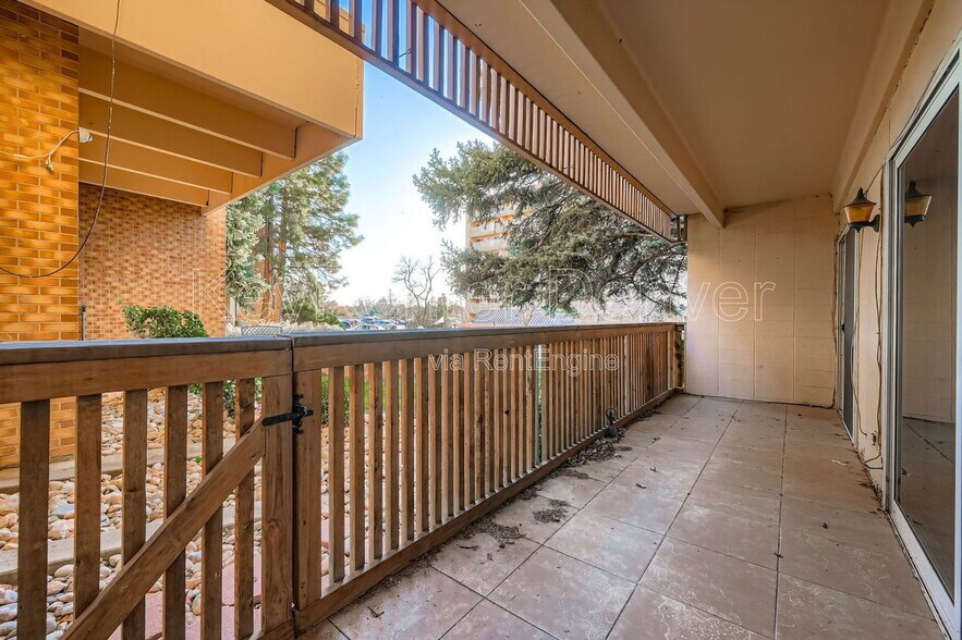 Building Photo - 8060 E Girard Ave