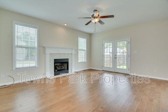 Building Photo - 1111 Hunters Cove