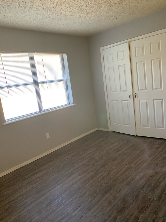 Building Photo - 67 Woodridge Dr