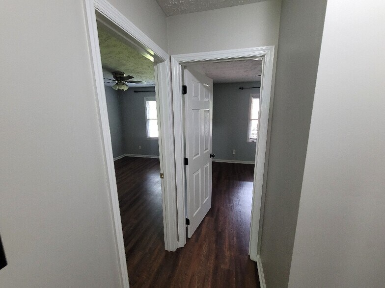 Building Photo - 309 Sparrow Dr