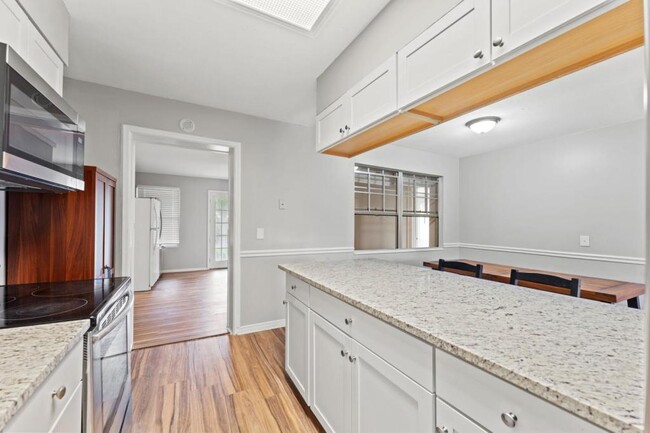 Building Photo - 7739 Pinnacle Dr