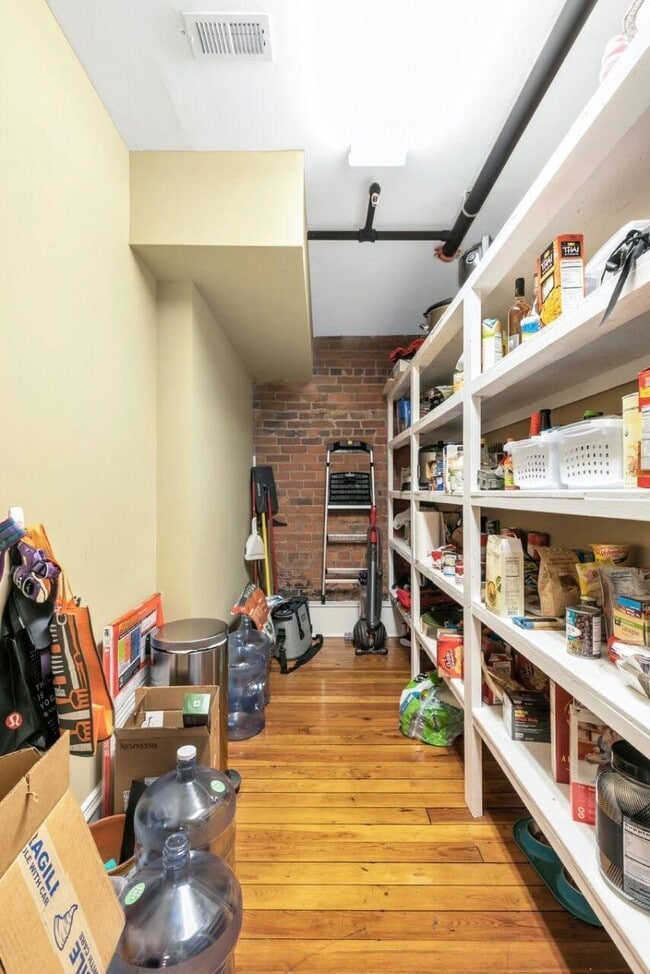 Building Photo - 1467 Market St