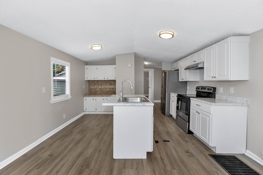 Building Photo - 415 W Limestone Rd