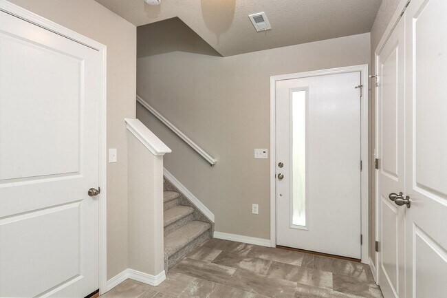 Building Photo - Single Family Home for Rent in Northeast of Colorado Springs