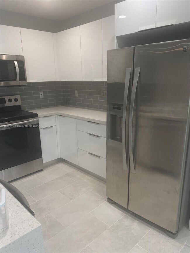 Building Photo - 549 NW 208th Way