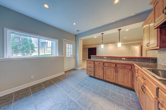 Building Photo - {14400} Somerset Brooke + Beautifully Upda...