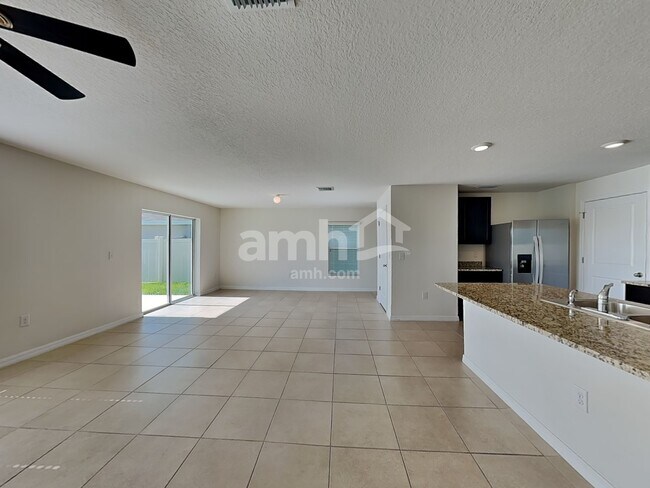 Building Photo - 10316 Flathead Dr