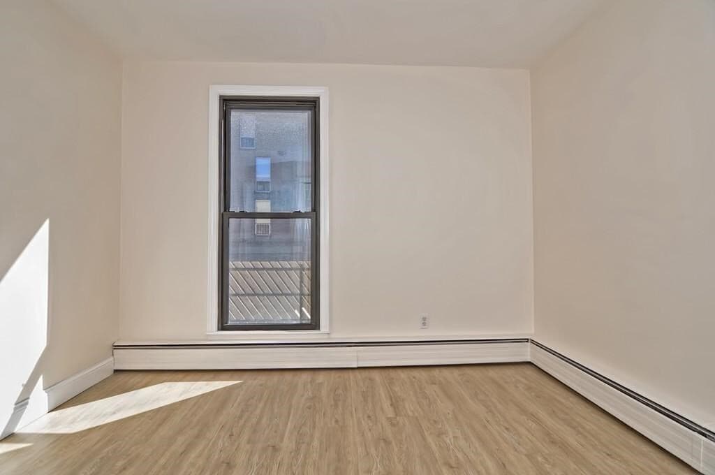 Building Photo - 8 Juniper St