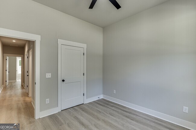 Building Photo - 125 Rains Rd