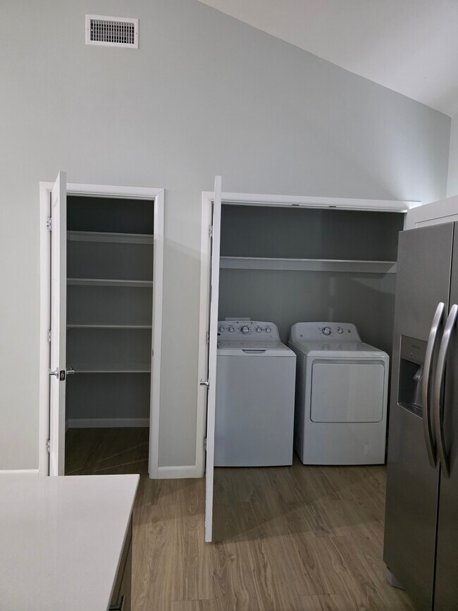 Building Photo - Pike Terrace