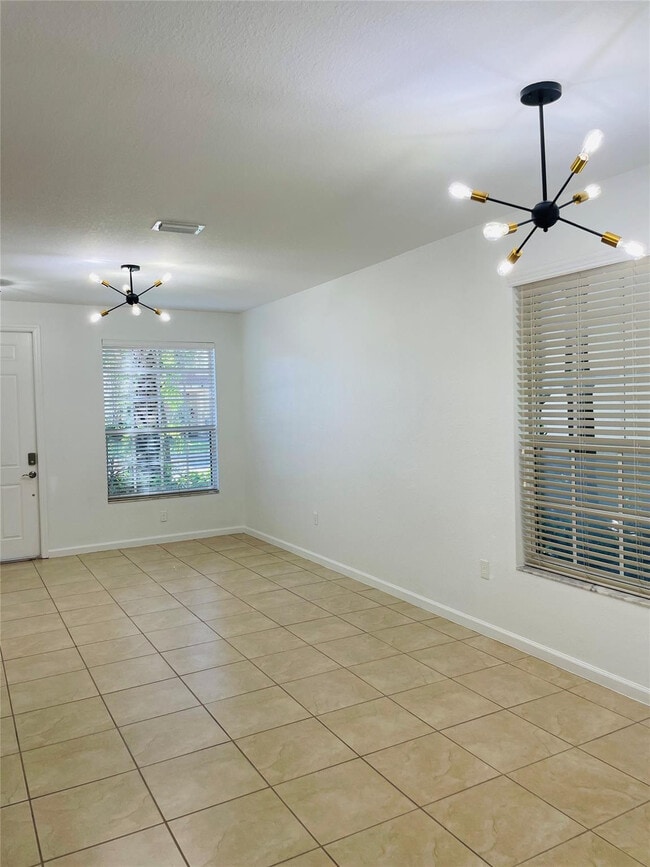 Building Photo - 3202 NW 31st Terrace