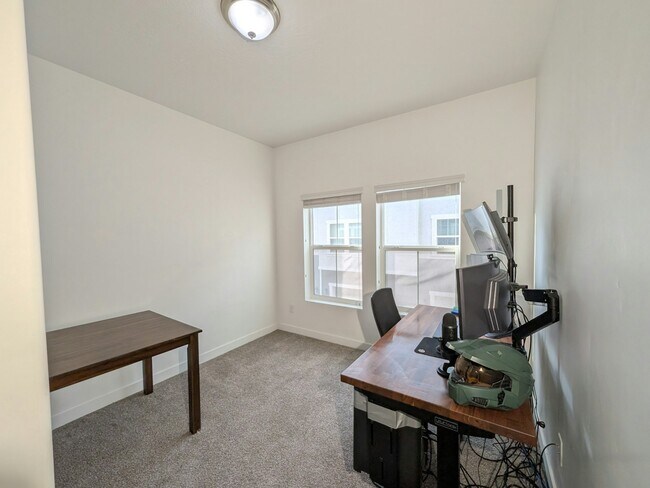 Building Photo - 688 E 355 N