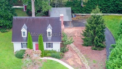 Building Photo - 2 Bed Cape Cod + Large Hobby Room