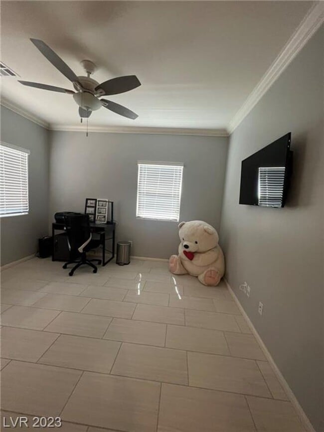 Building Photo - BEAUTIFUL HOME IMMACULATE AND READY TO MOVE-IN