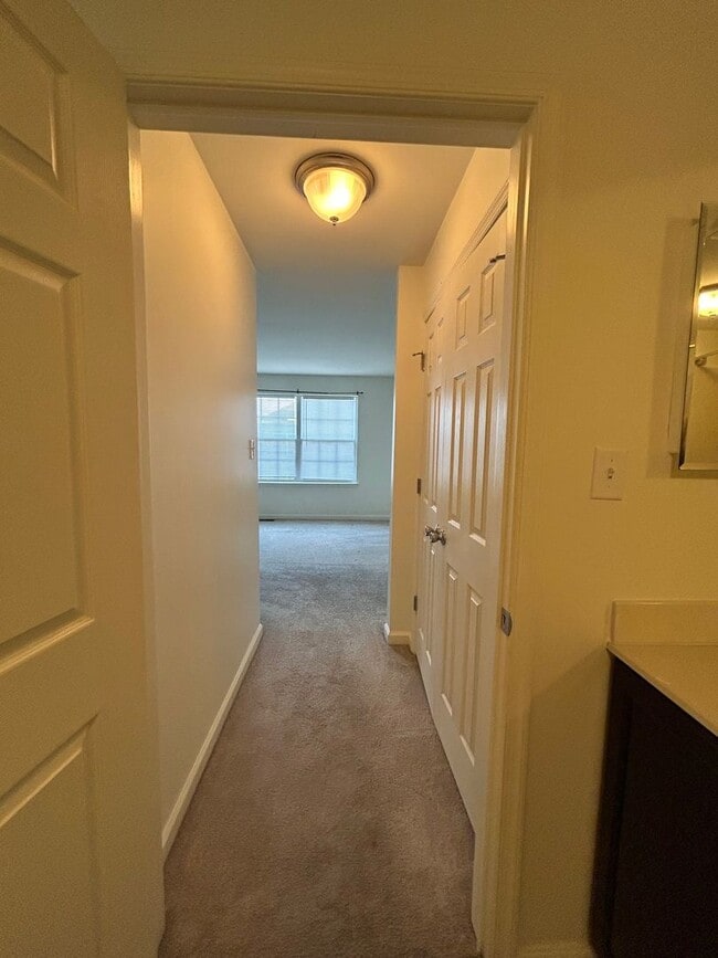 Building Photo - 106 Sirius Dr