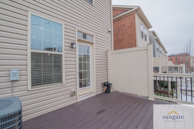 Building Photo - 1724 Lantern Mews