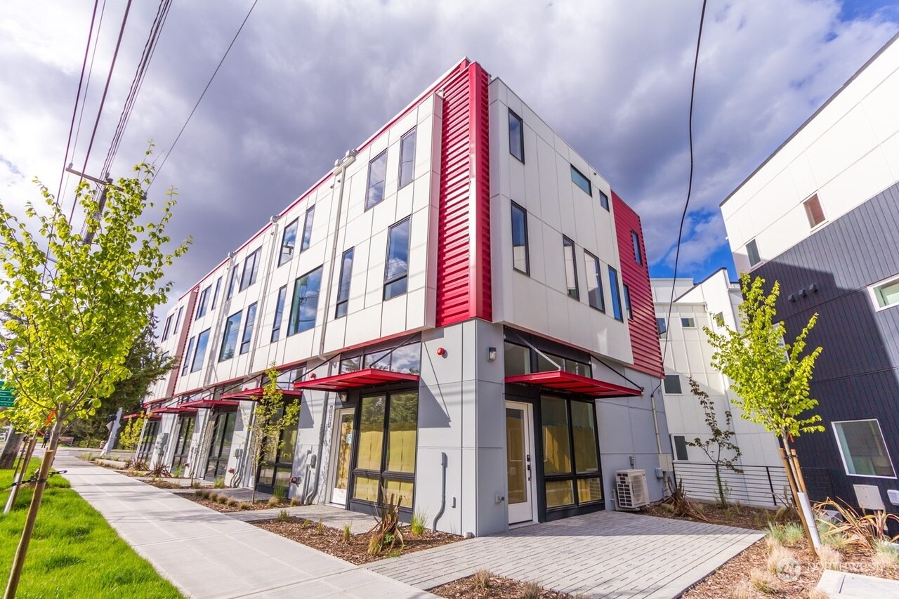 Building Photo - 7100 Beacon Ave S