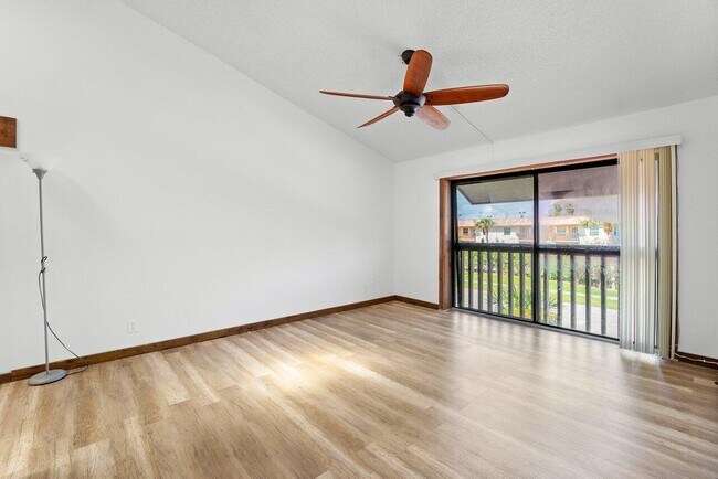 Building Photo - 3015 Florida Blvd